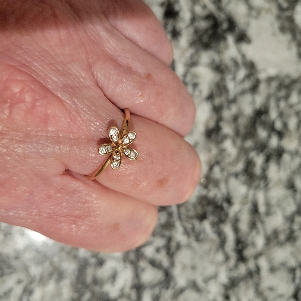 PANDORA Daisy Ring - Picture 2 of 3